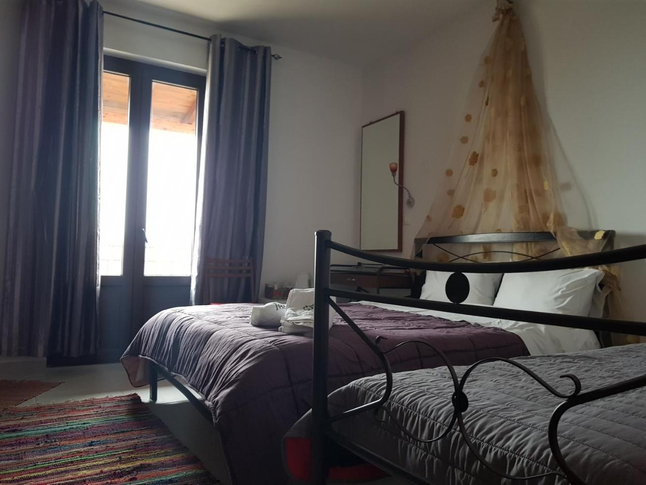 Petra & Elato Art Hotel Valtesziníko Kültér fotó