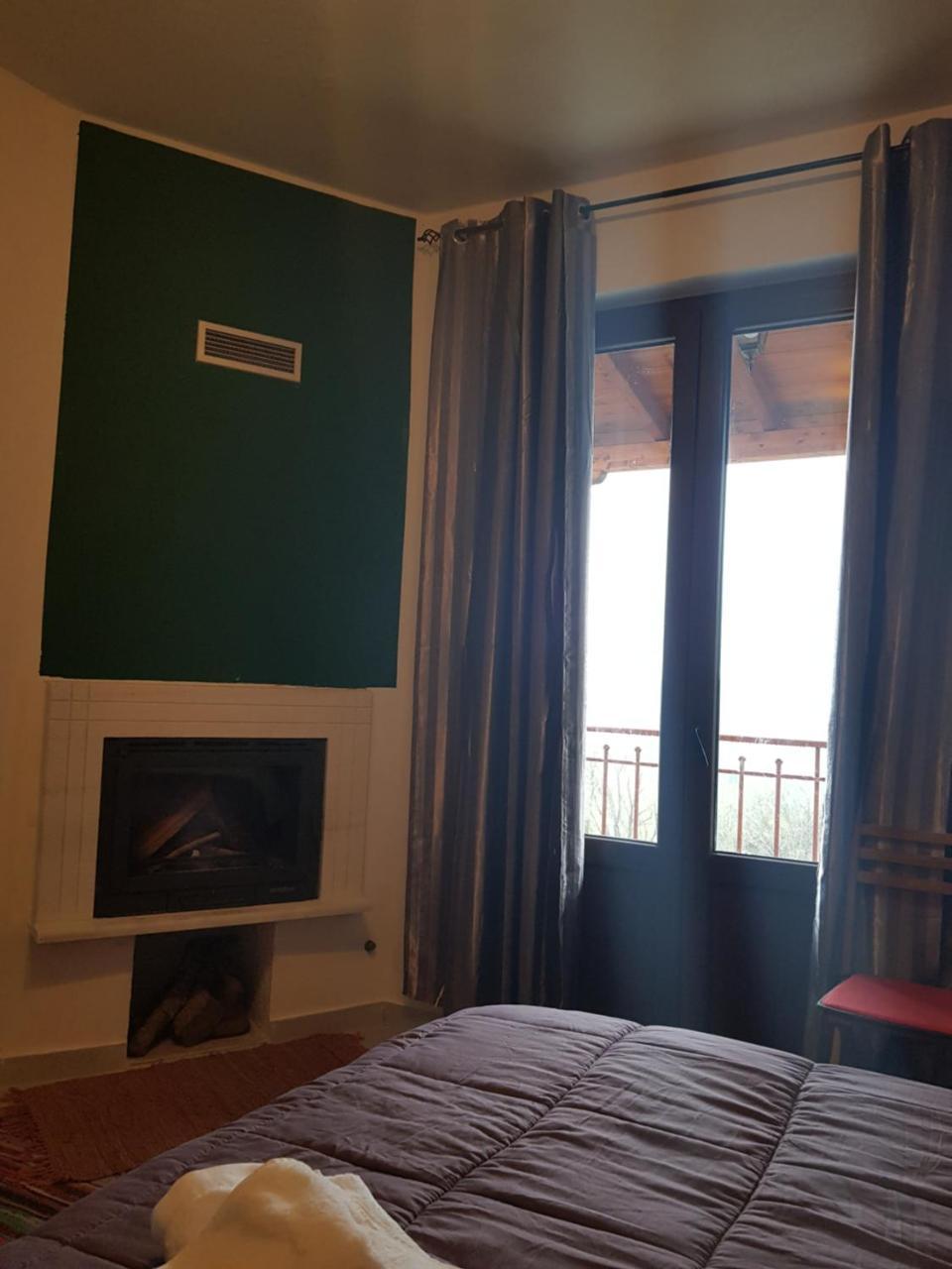 Petra & Elato Art Hotel Valtesziníko Kültér fotó